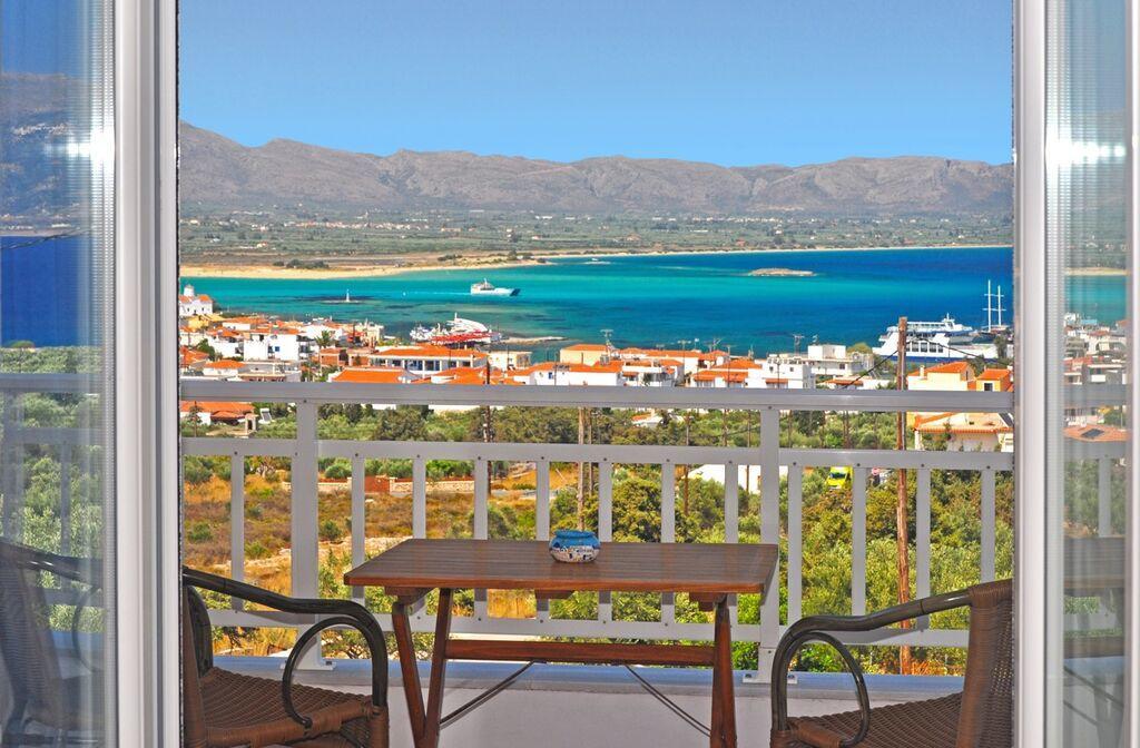 Πανσιόν Lisa's Place 2*